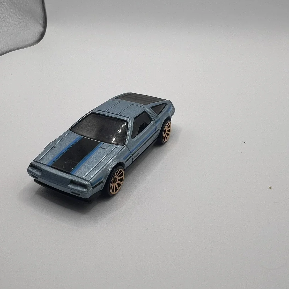 2009 Hot Wheels DMC Delorean Blue HW The '80s Diecast Toy Race CAR